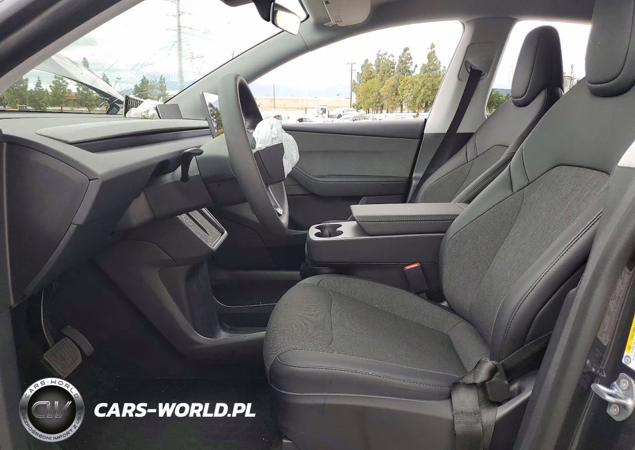 2026 Tesla Model Y VIN:7SAYGDED5TA601816 - 7
