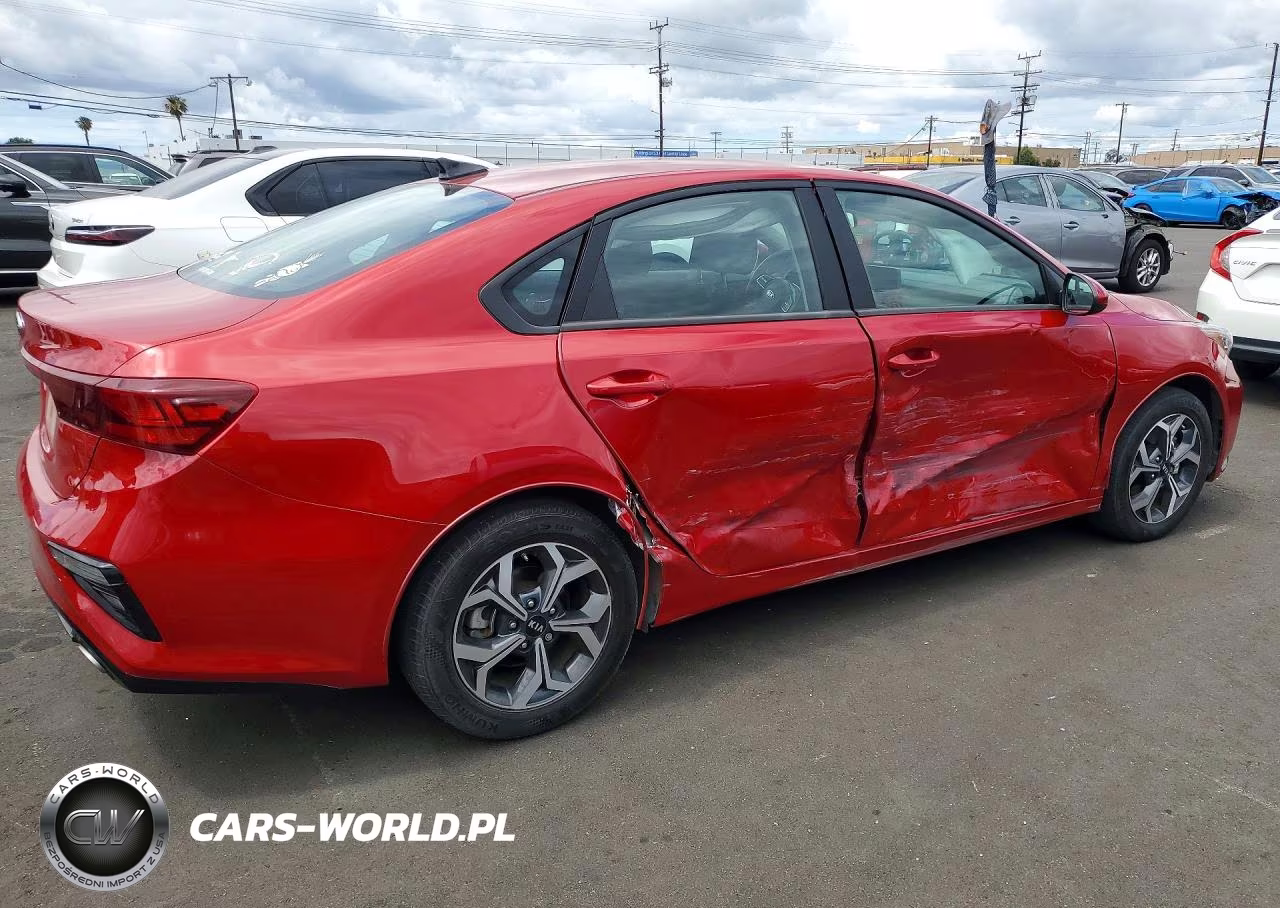 2021 Kia Forte Lxs VIN:3KPF24AD5ME405815 - 3