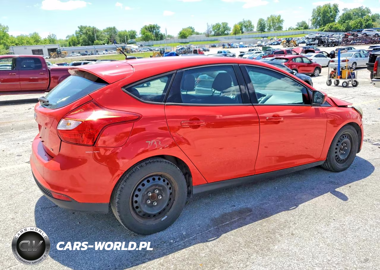2012 Ford Focus Se VIN:1FAHP3K25CL313052 - 3