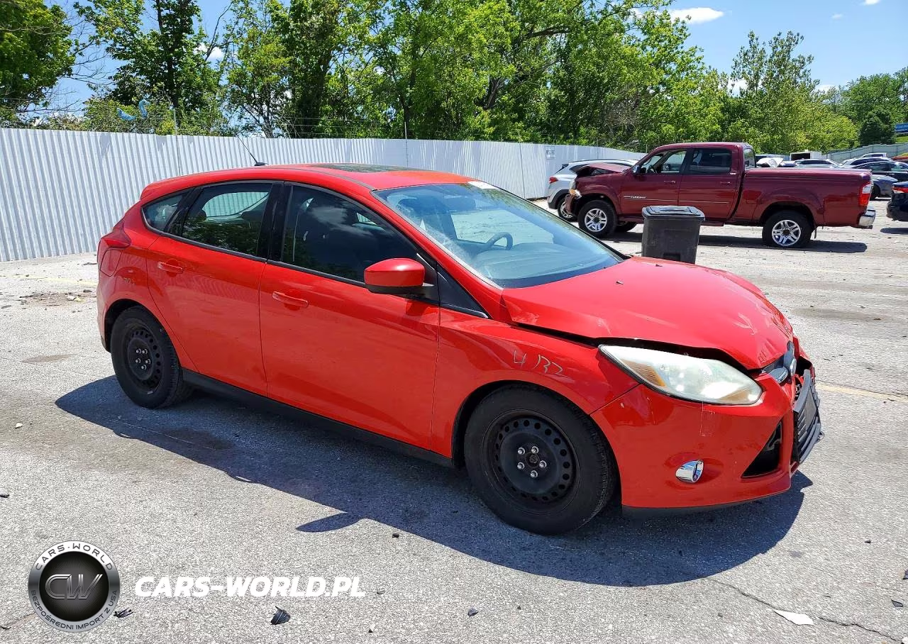 2012 Ford Focus Se VIN:1FAHP3K25CL313052 - 4