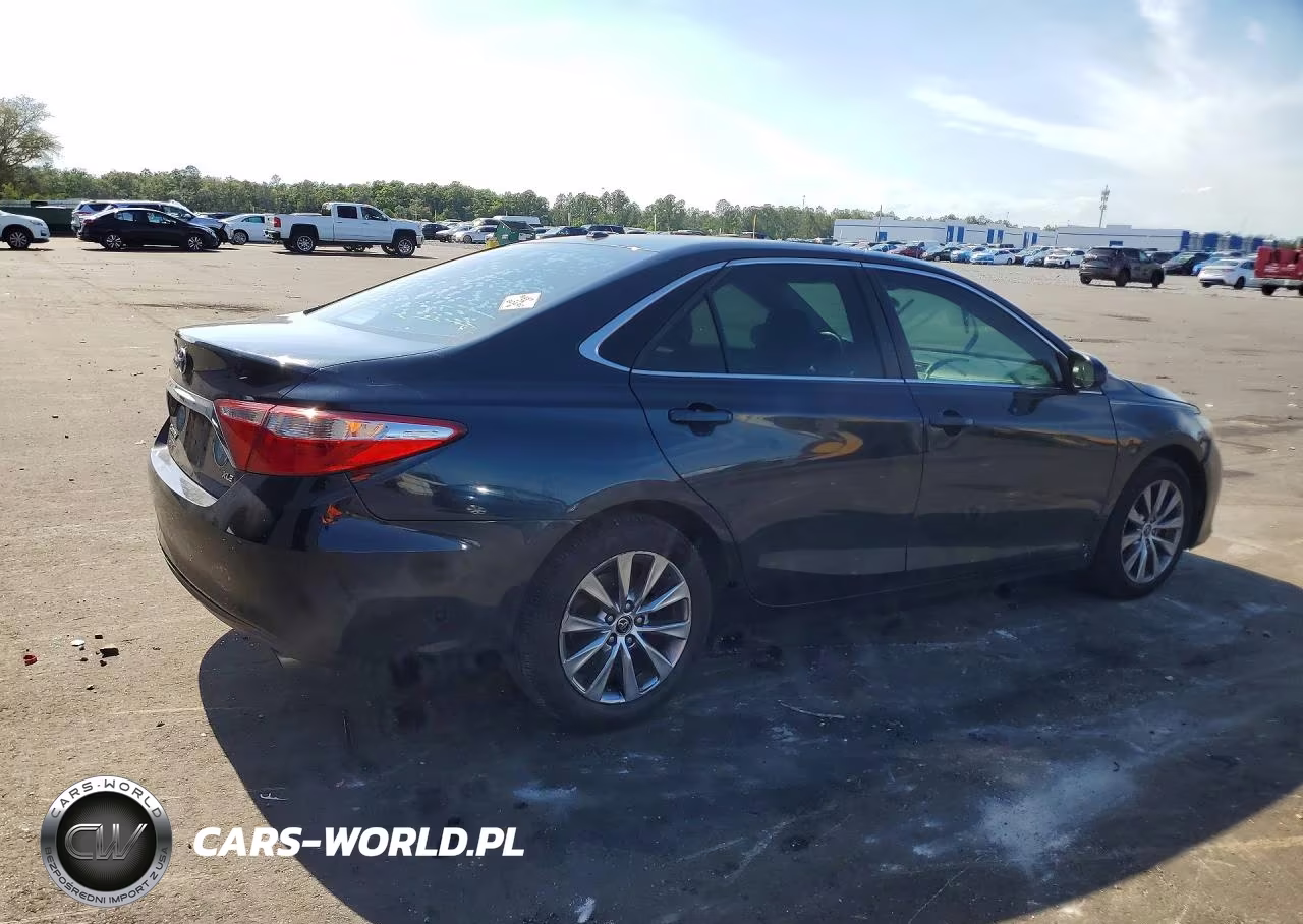 2016 Toyota Camry Xle VIN:4T1BF1FK3GU500397 - 3