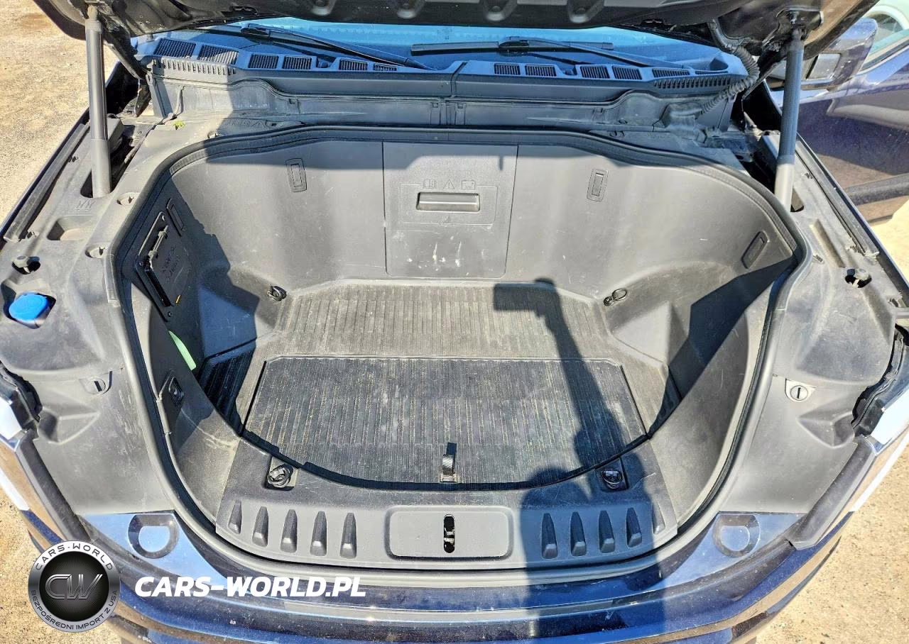 2023 Ford F150 Lightning Pro VIN:1FTVW1ELXPWG25560 - 11