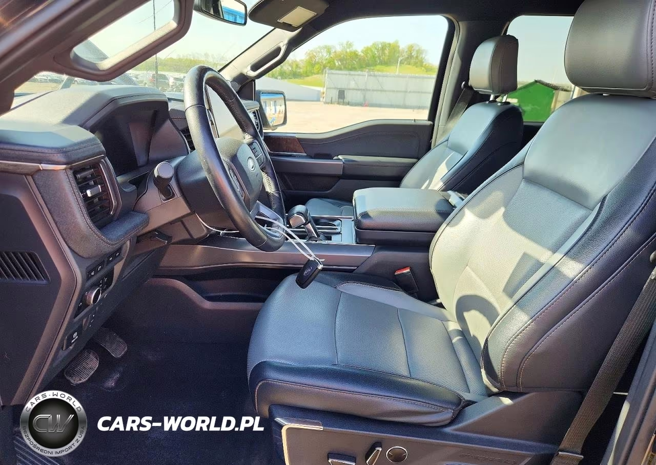 2023 Ford F150 Lightning Pro VIN:1FTVW1ELXPWG25560 - 7