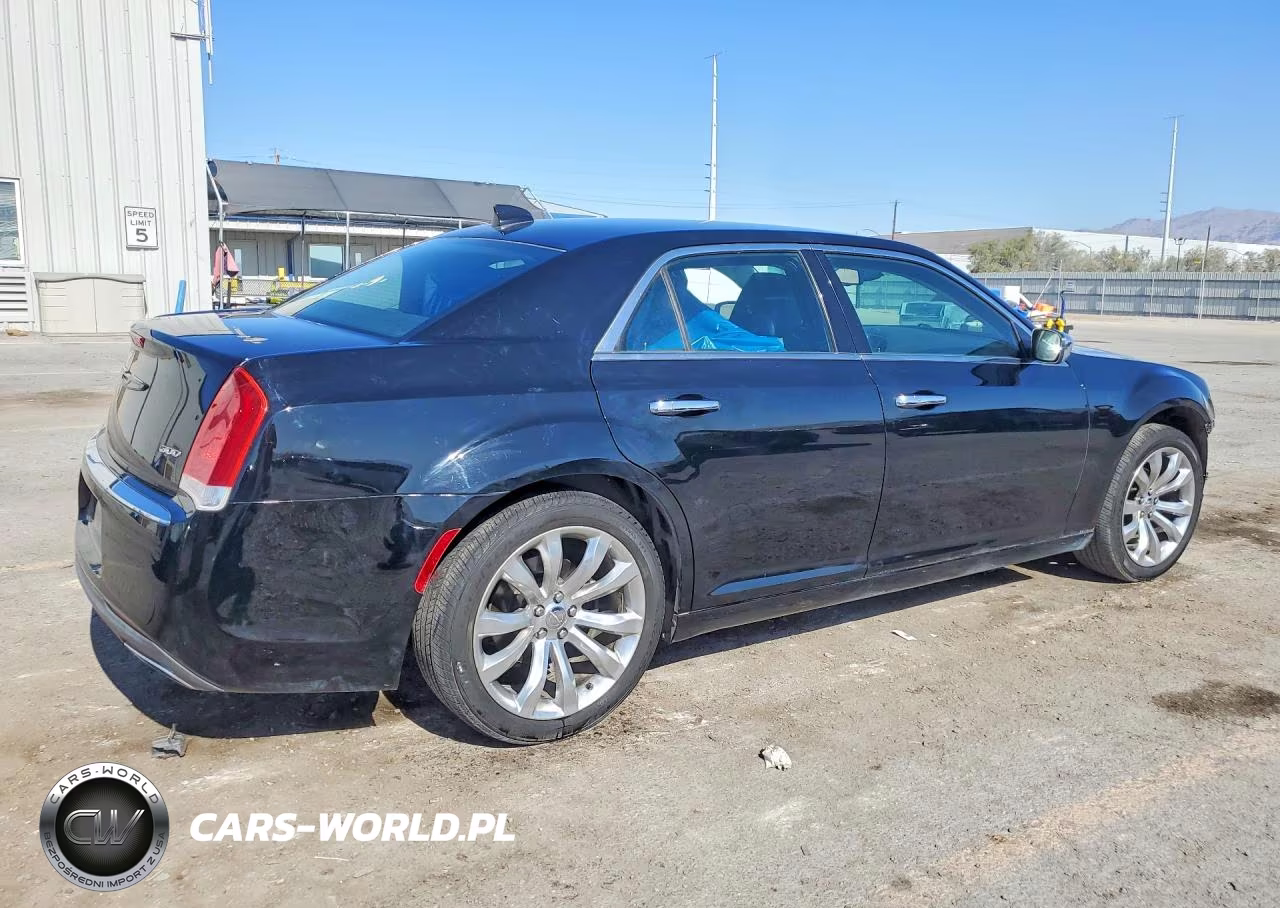 2018 Chrysler 300 Limited VIN:2C3CCAEG6JH159834 - 3