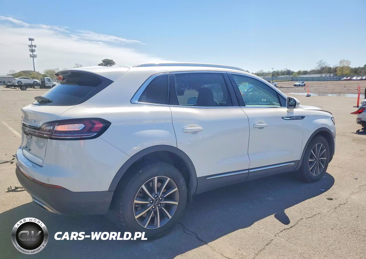 2021 Lincoln Nautilus VIN:2LMPJ8J94MBL13208 - 3