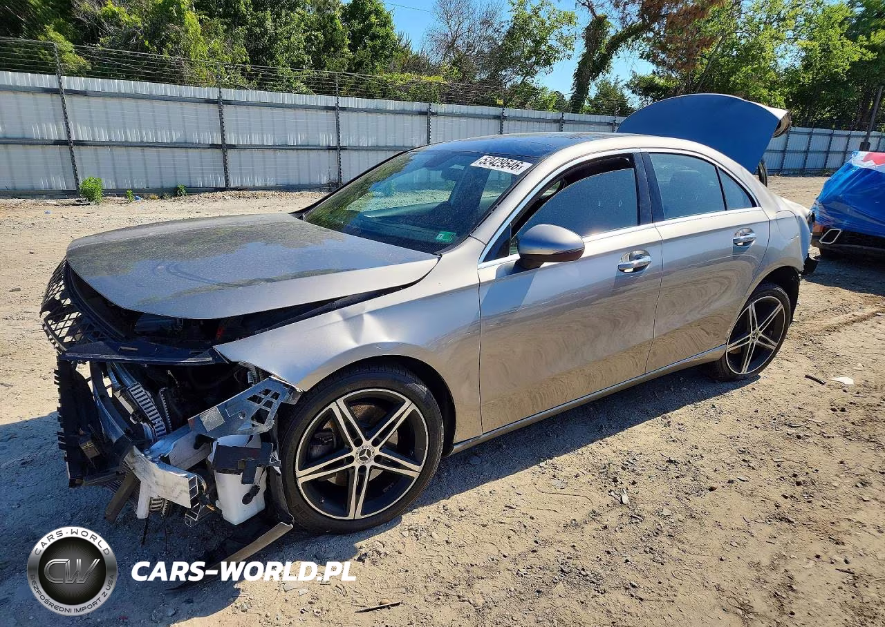 2019 Mercedes-Benz A 220 4Matic – zdjęcie 1 z 12