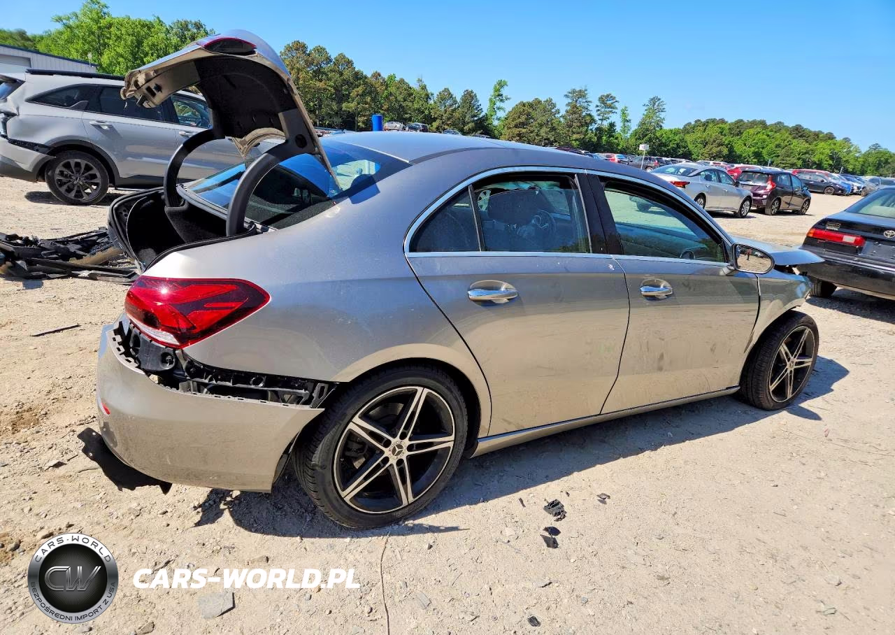 2019 Mercedes-Benz A 220 4Matic VIN:WDD3G4FB6KW035673 - 3