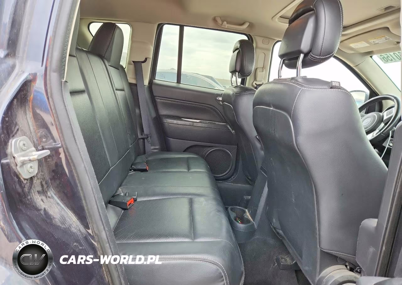2015 Jeep Compass Latitude VIN:1C4NJDEB0FD130916 - 10
