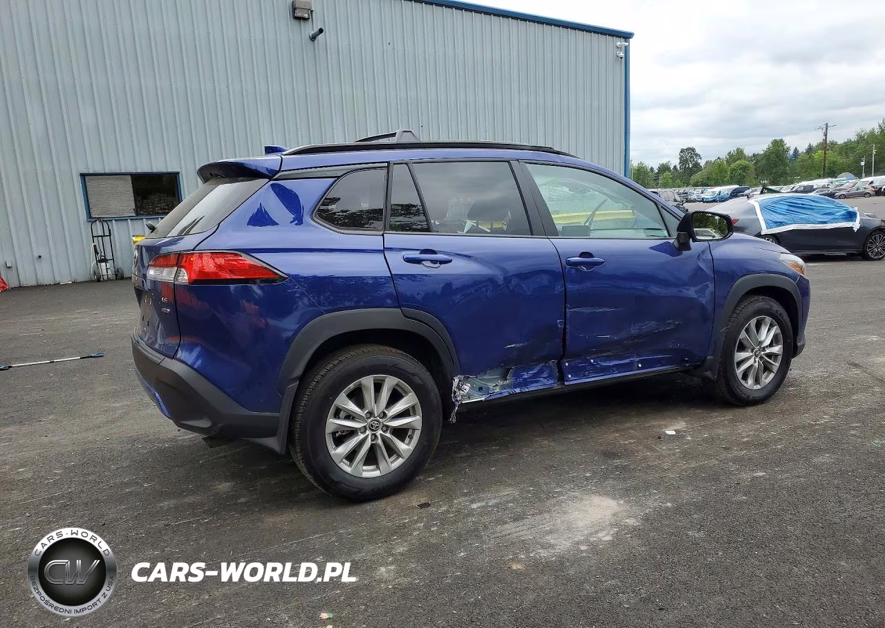 2024 Toyota Corolla Cross Le VIN:7MUCAABG3RV105383 - 3