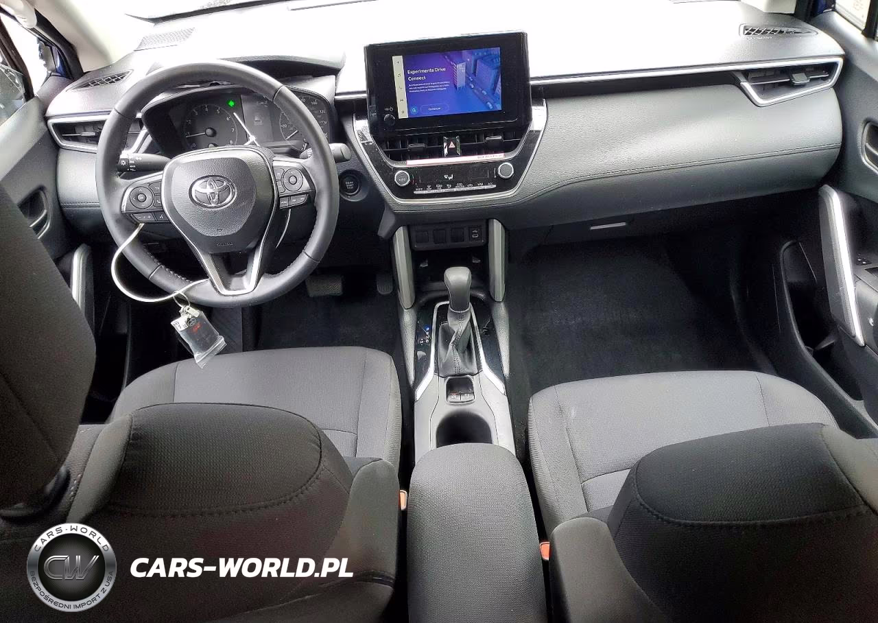2024 Toyota Corolla Cross Le VIN:7MUCAABG3RV105383 - 8