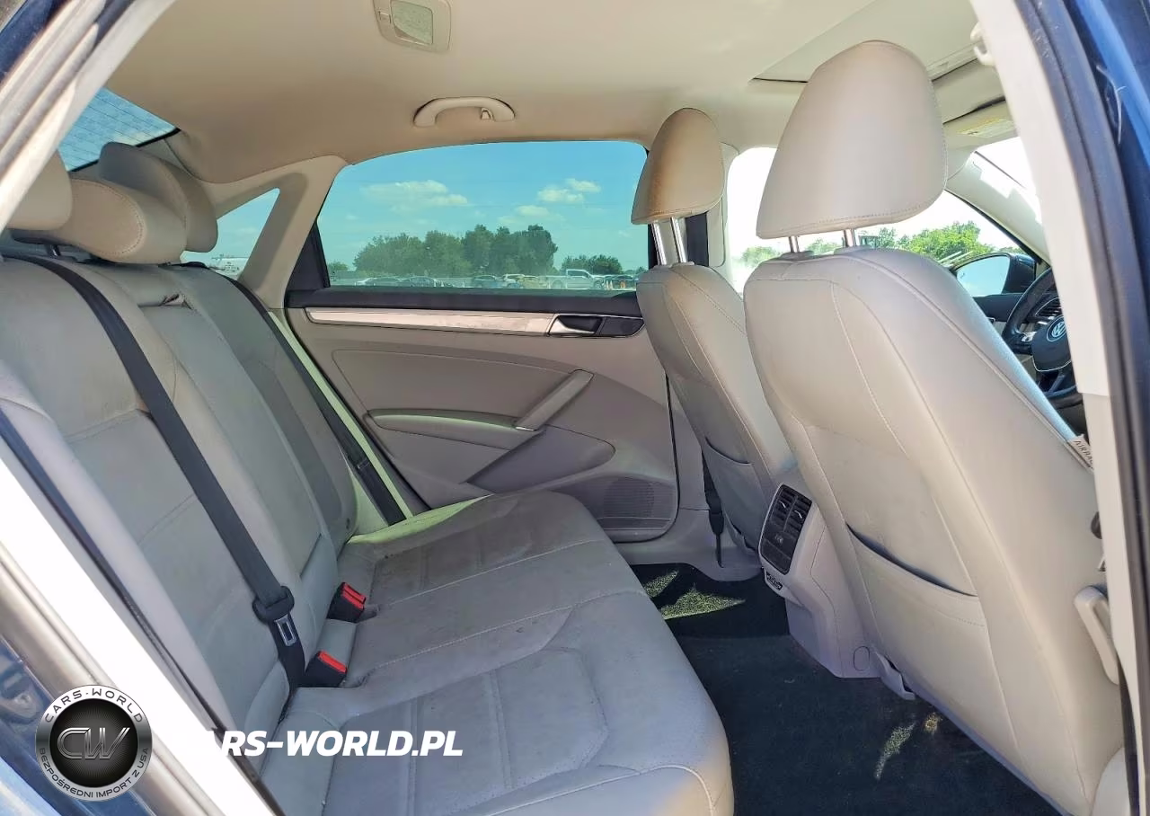 2019 Volkswagen Passat Wolfsburg VIN:1VWLA7A36KC010140 - 10