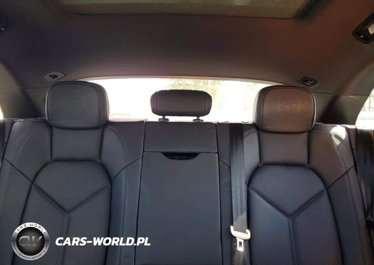 2020 Porsche Macan VIN:WP1AA2A50LLB05856 - 10