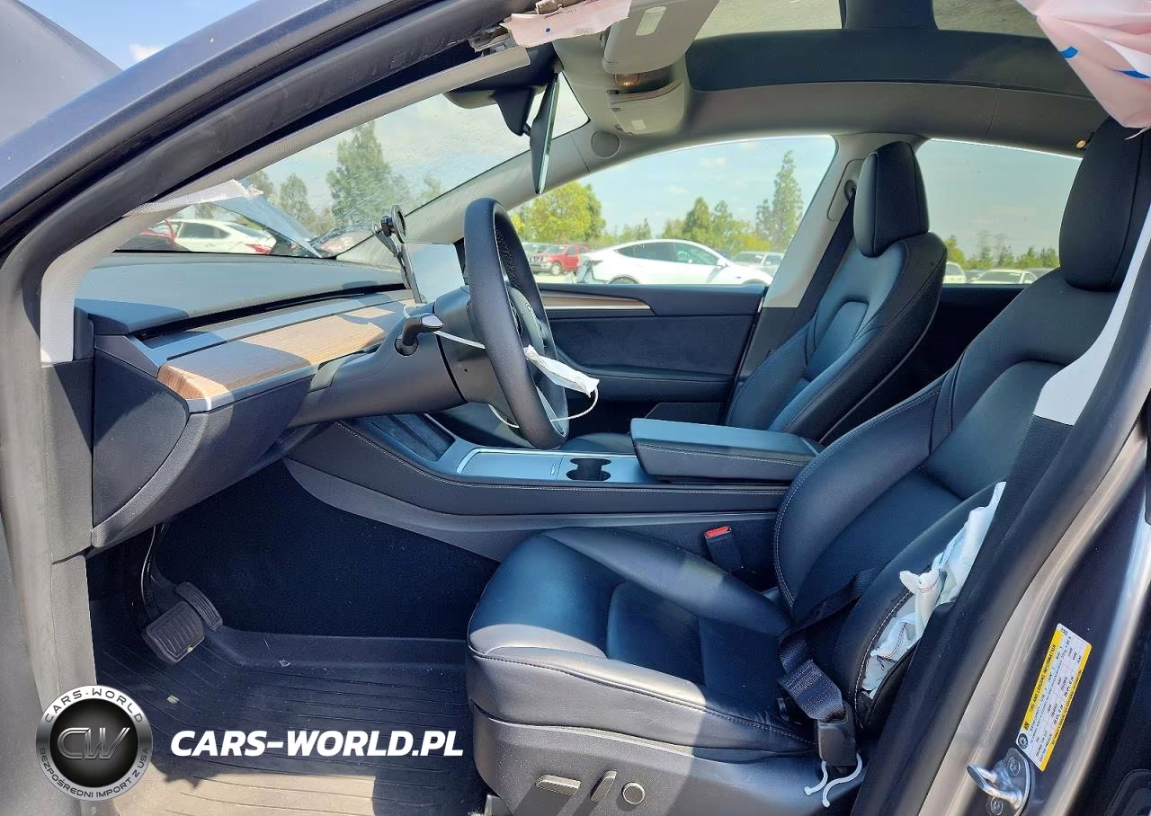 2025 Tesla Model Y VIN:7SAYGDED7SF313233 - 7