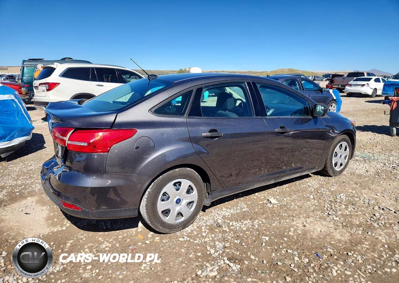 2015 Ford Focus S VIN:1FADP3E21FL306128 - 3