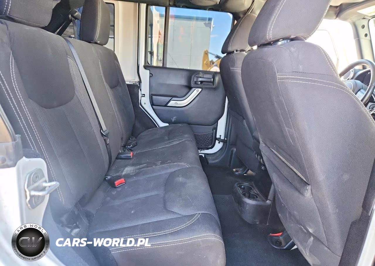 2013 Jeep Wrangler Unlimited Rubicon VIN:1C4BJWFGXDL638144 - 10