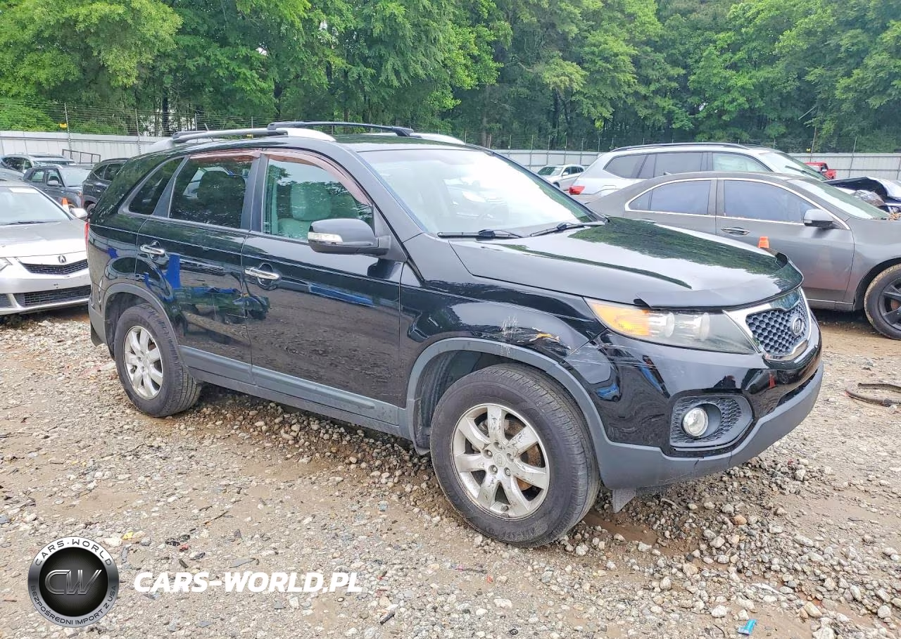 2011 Kia Sorento Lx VIN:5XYKT4A14BG143092 - 4