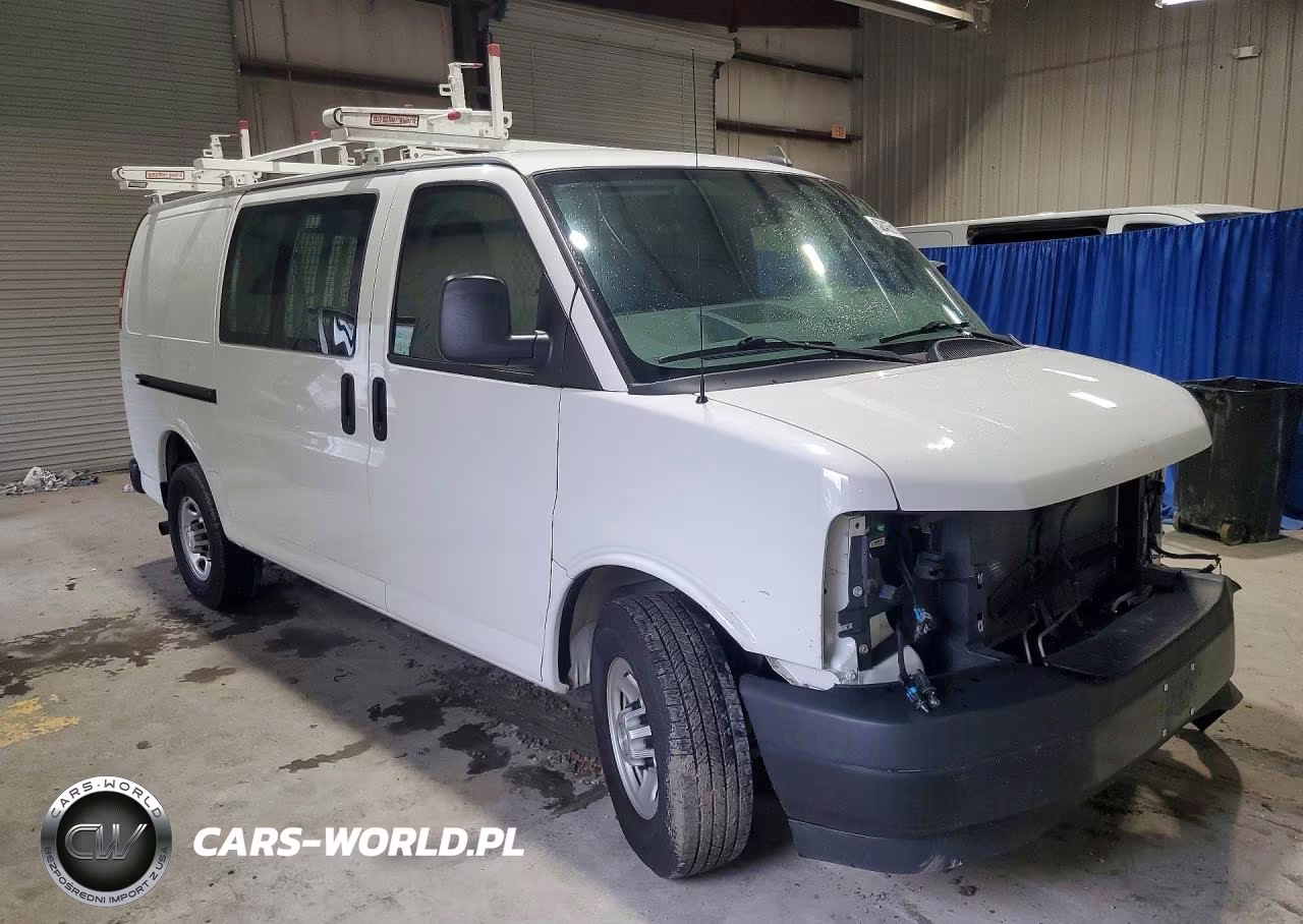 2018 Chevrolet Express G2500 VIN:1GCWGAFG1J1179449 - 4