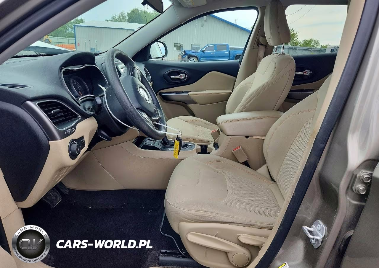 2019 Jeep Cherokee Latitude VIN:1C4PJLCB0KD247993 - 7