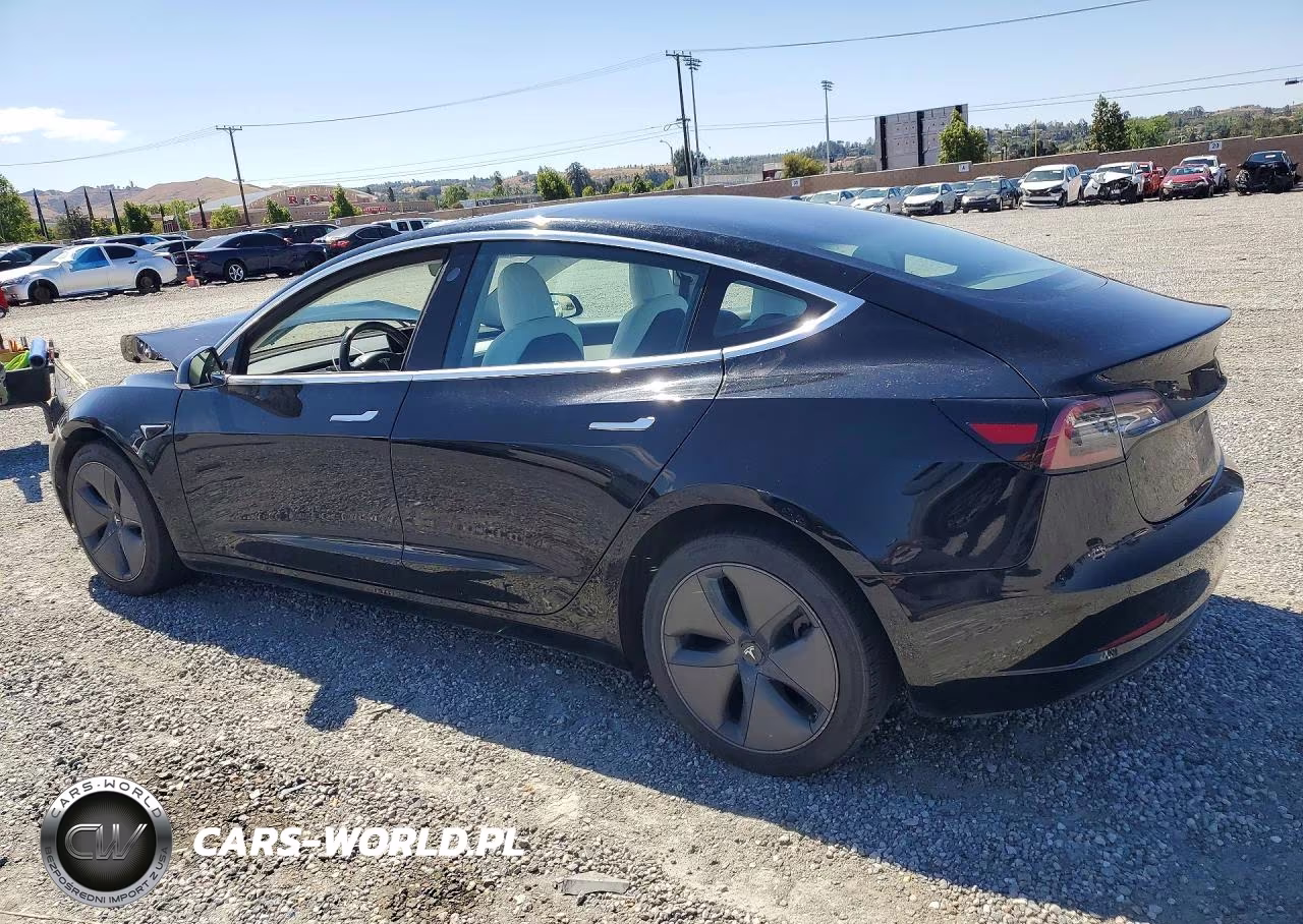 2018 Tesla Model 3 VIN:5YJ3E1EB4JF085801 - 2