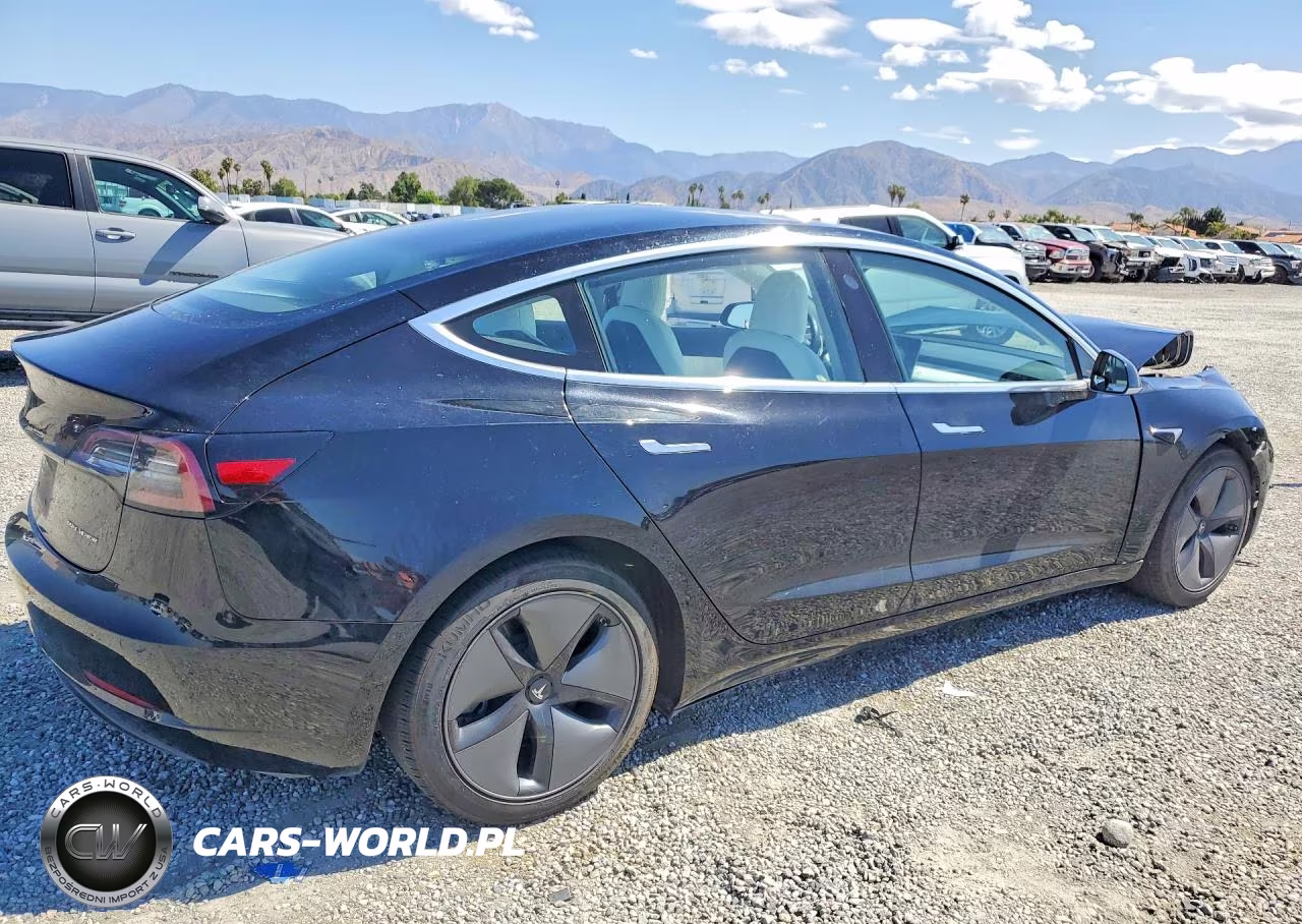 2018 Tesla Model 3 VIN:5YJ3E1EB4JF085801 - 3