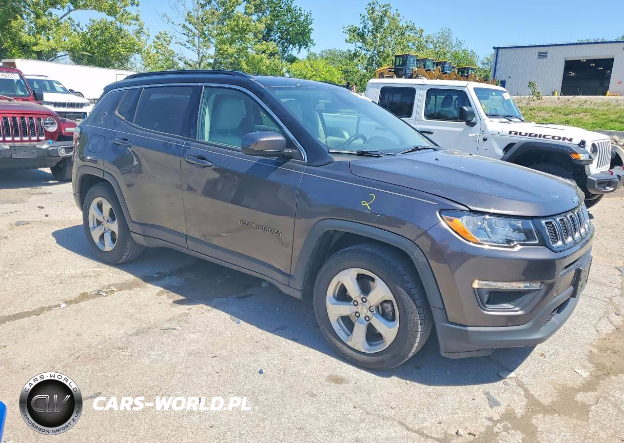 2019 Jeep Compass Latitude VIN:3C4NJCBB0KT715434 - 4