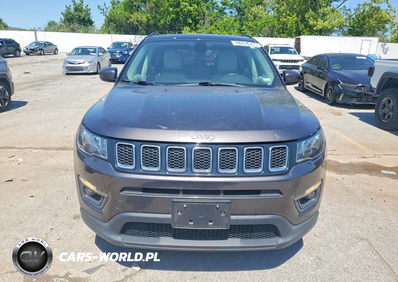 2019 Jeep Compass Latitude VIN:3C4NJCBB0KT715434 - 5