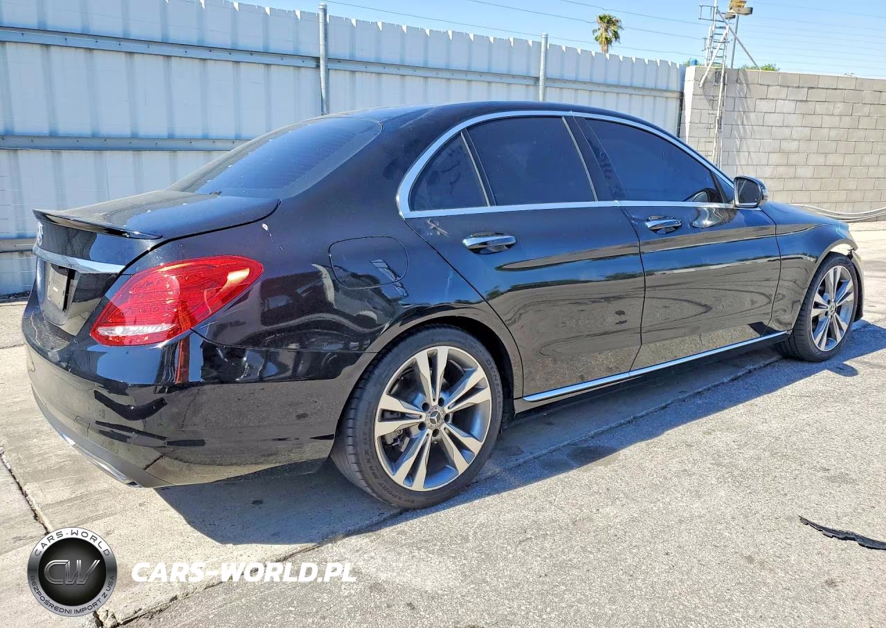 2017 Mercedes-Benz C 300 VIN:55SWF4JB6HU223588 - 3