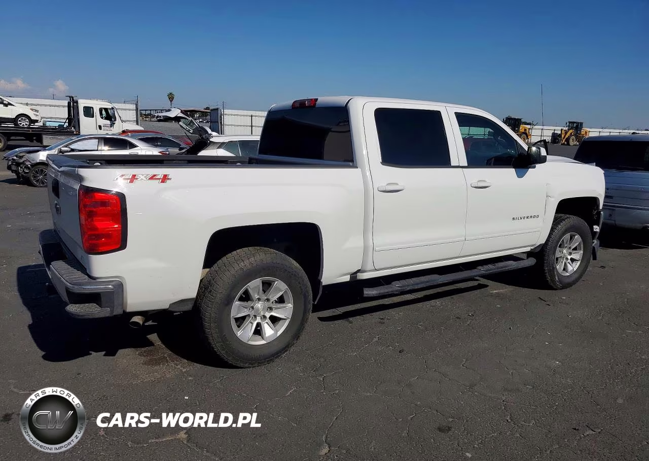 2018 Chevrolet Silverado K1500 Lt VIN:3GCUKREC5JG176347 - 3
