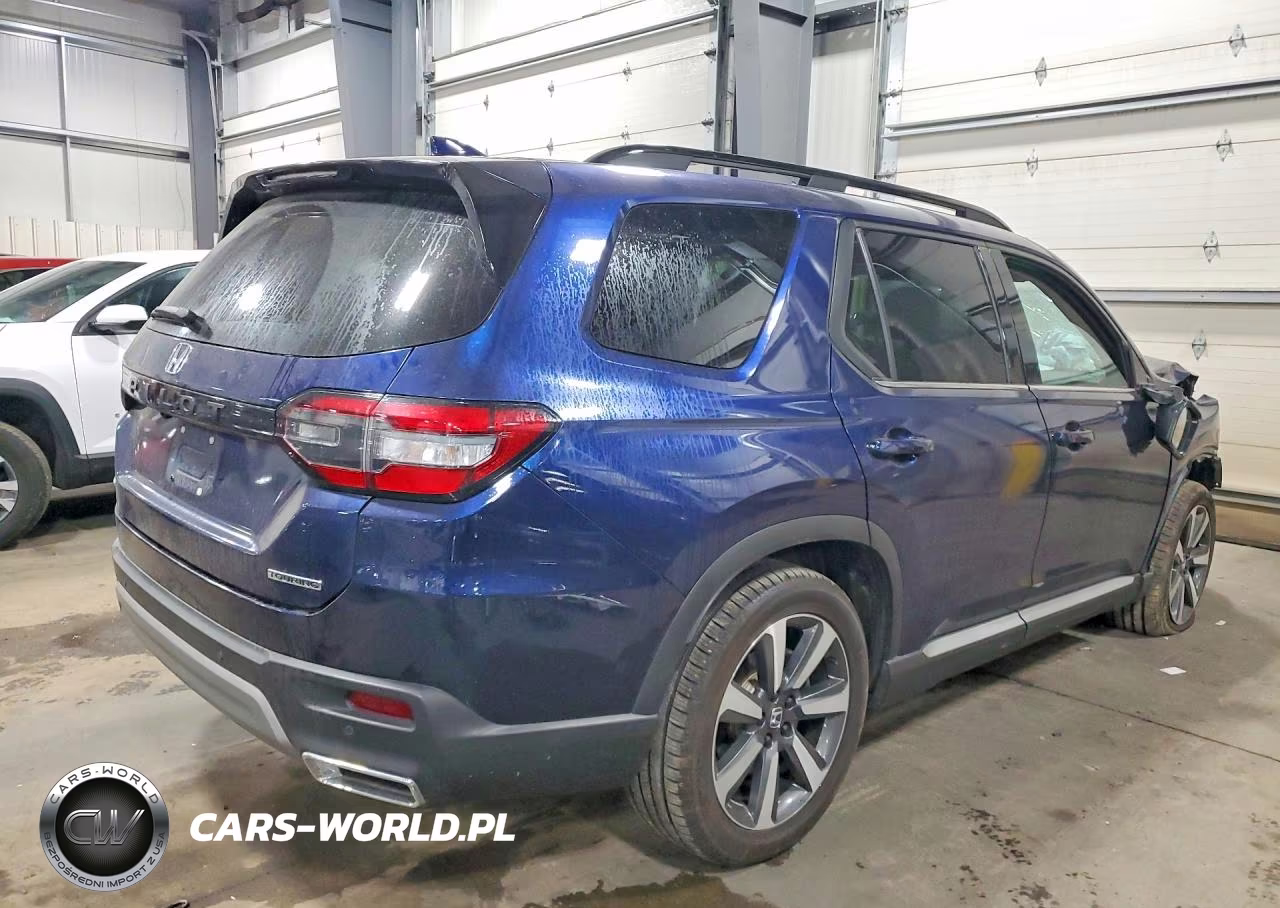 2023 Honda Pilot Touring VIN:5FNYG1H7XPB056447 - 3