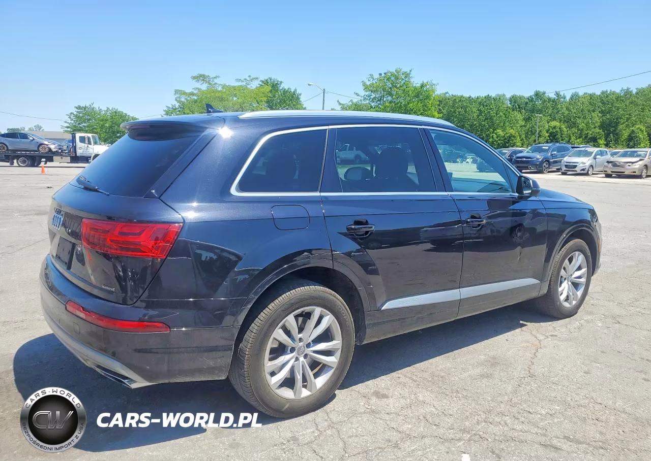 2017 Audi Q7 Premium VIN:WA1AHAF7XHD042424 - 3