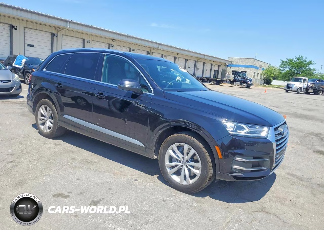 2017 Audi Q7 Premium VIN:WA1AHAF7XHD042424 - 4