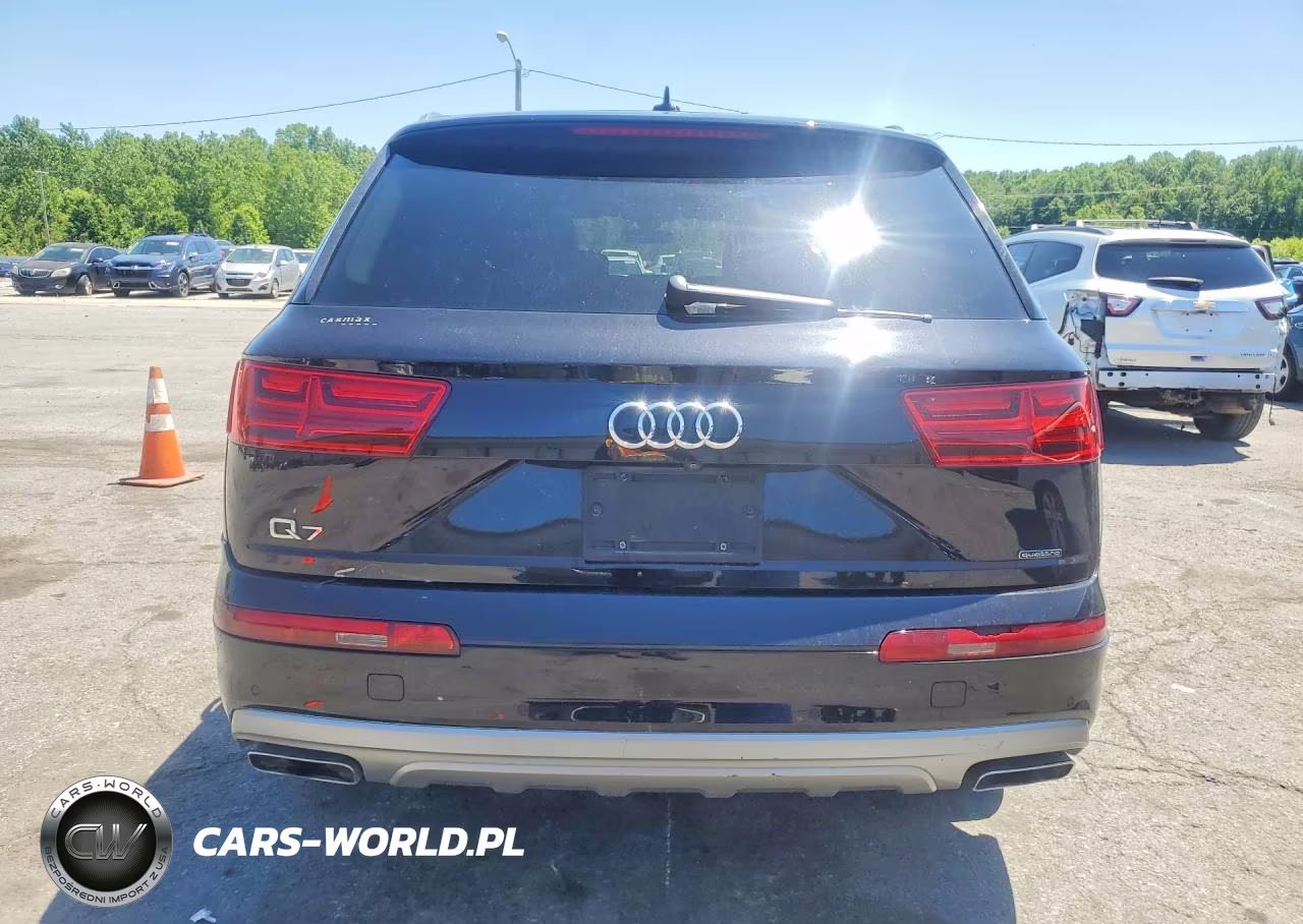 2017 Audi Q7 Premium VIN:WA1AHAF7XHD042424 - 6