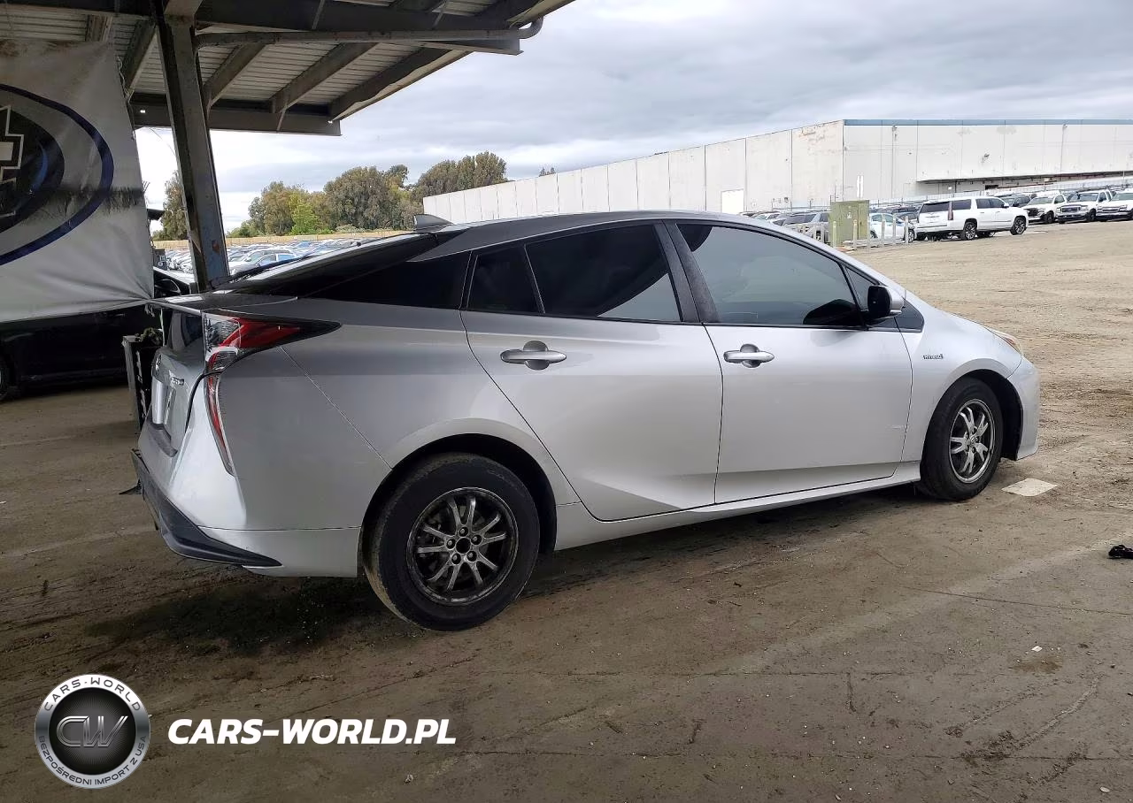2017 Toyota Prius Three Touring VIN:JTDKARFU1H3036357 - 3