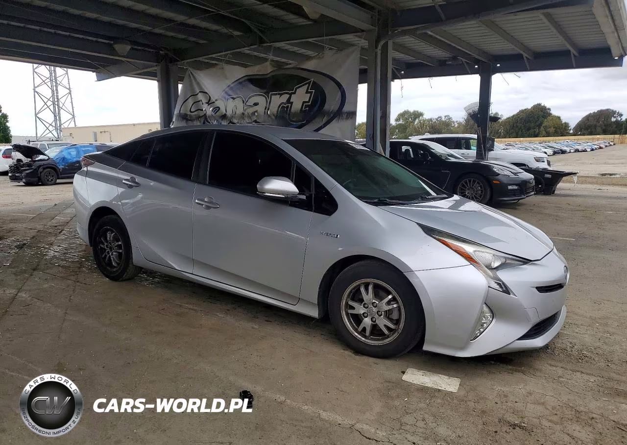 2017 Toyota Prius Three Touring VIN:JTDKARFU1H3036357 - 4
