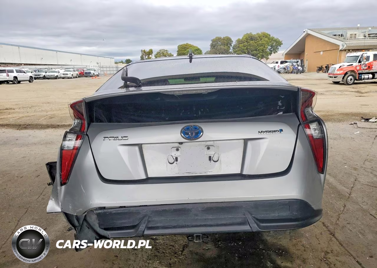 2017 Toyota Prius Three Touring VIN:JTDKARFU1H3036357 - 6