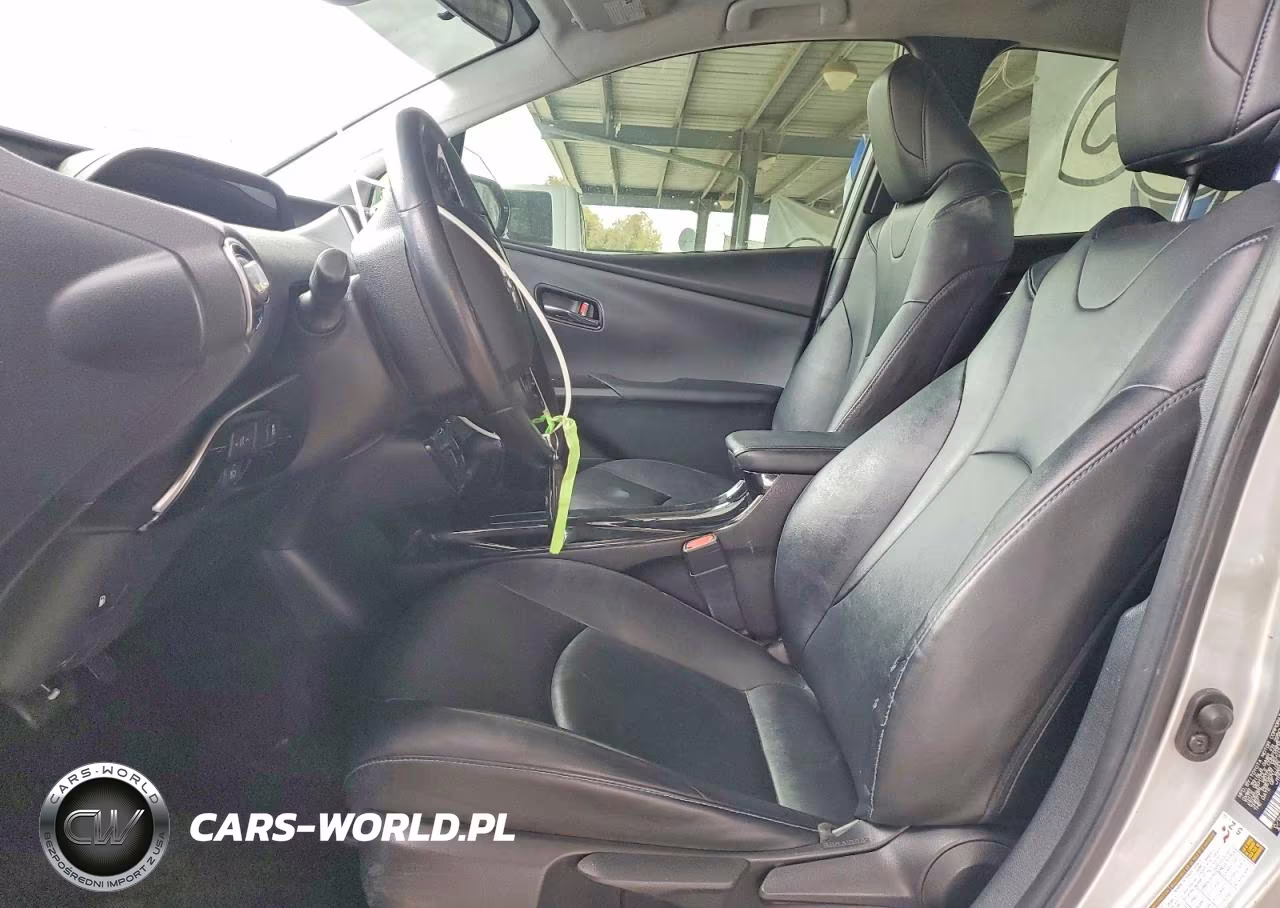 2017 Toyota Prius Three Touring VIN:JTDKARFU1H3036357 - 7
