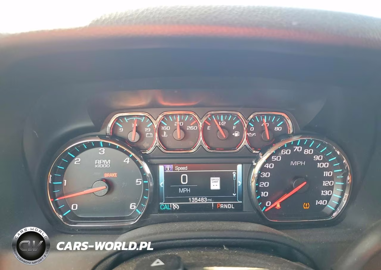2018 Chevrolet Suburban C1500 Premier VIN:1GNSCJKC7JR199694 - 9