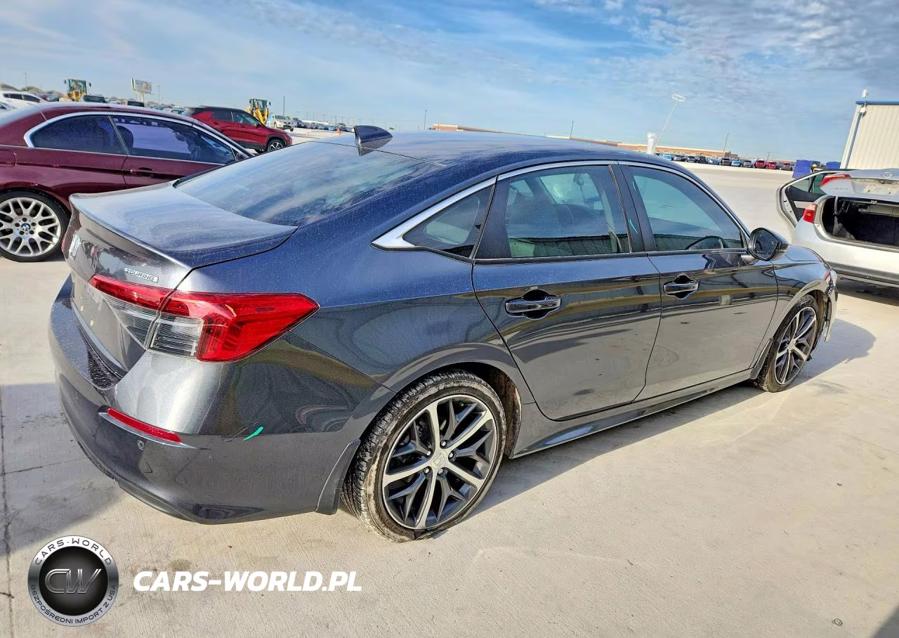 2024 Honda Civic Touring VIN:2HGFE1F95RH319220 - 3