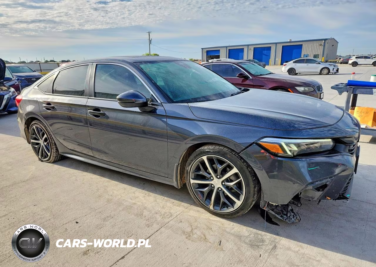 2024 Honda Civic Touring VIN:2HGFE1F95RH319220 - 4