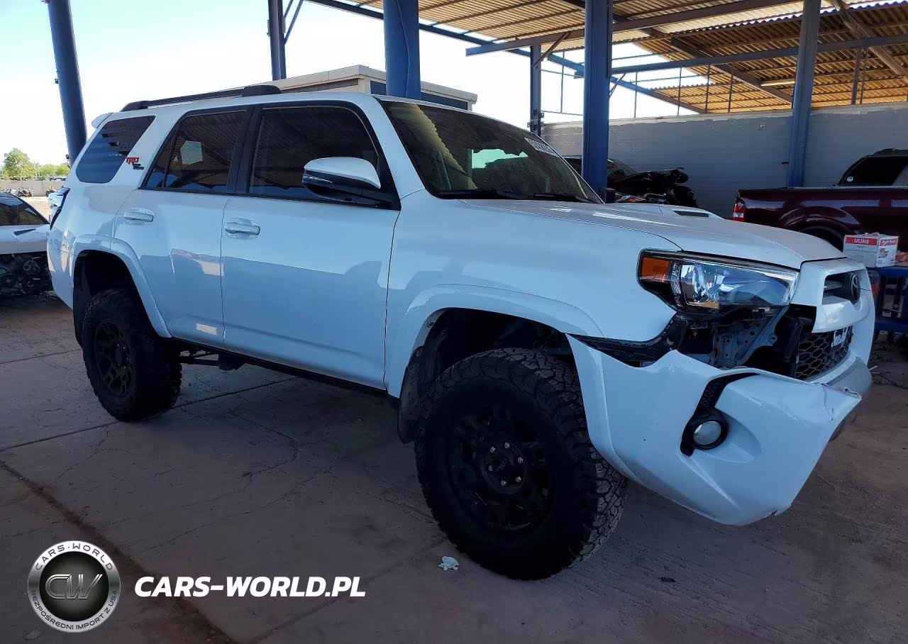 2020 Toyota 4Runner Trd Off-Road Premium VIN:JTEBU5JR5L5739195 - 4