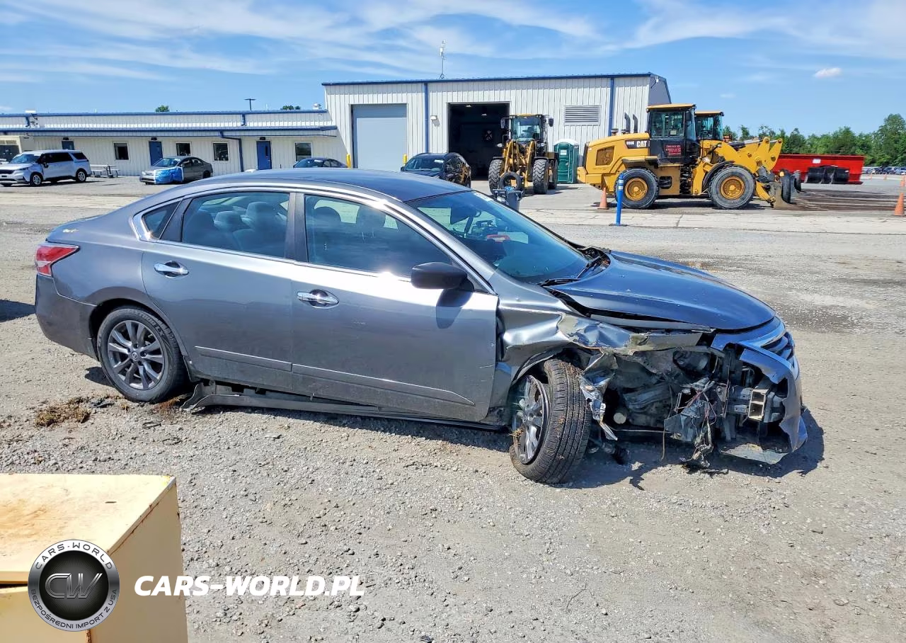 2015 Nissan Altima 2.5 S VIN:1N4AL3AP9FN907212 - 4