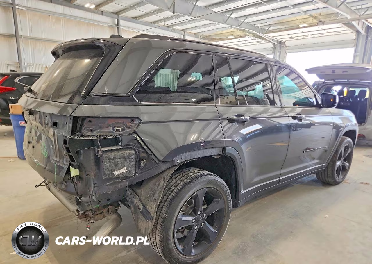 2023 Jeep Grand Cherokee Laredo VIN:1C4RJHAG3P8866835 - 3