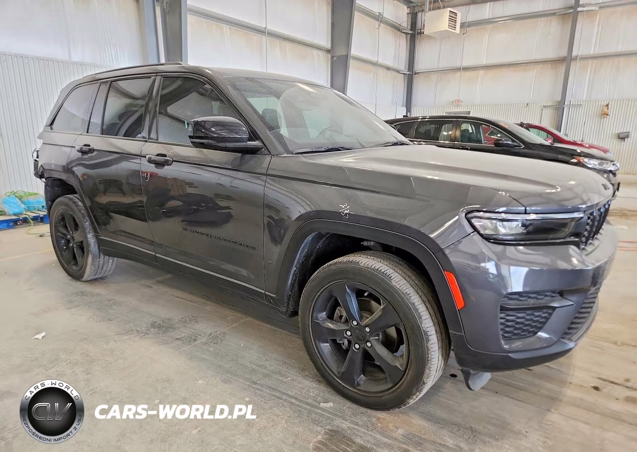 2023 Jeep Grand Cherokee Laredo VIN:1C4RJHAG3P8866835 - 4