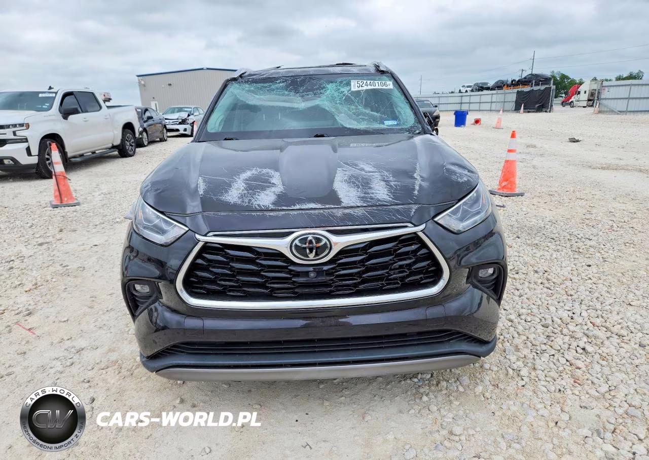 2022 Toyota Highlander Platinum VIN:5TDFZRAH9NS108937 - 5