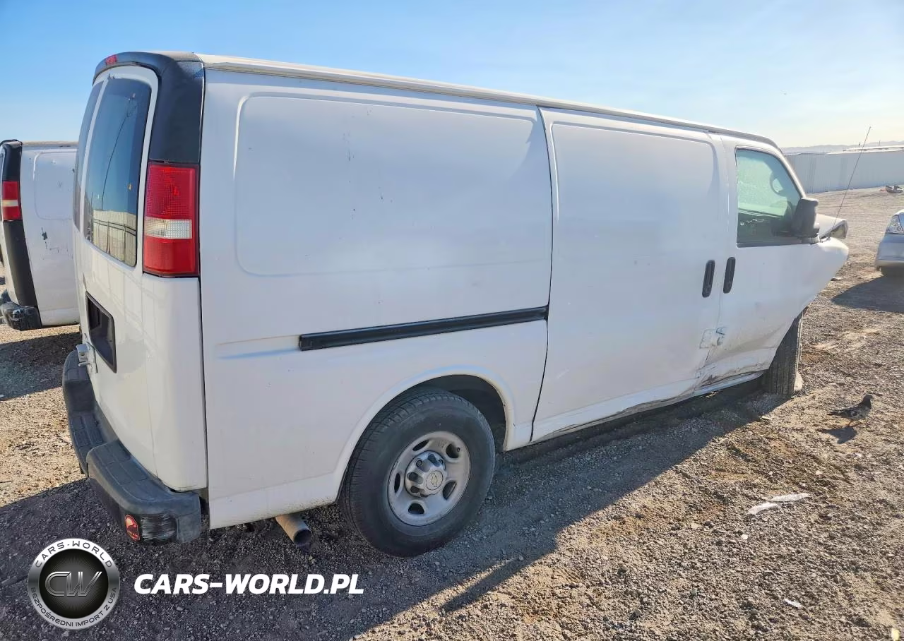2008 Chevrolet Express G2500 VIN:1GCGG25C981126811 - 3