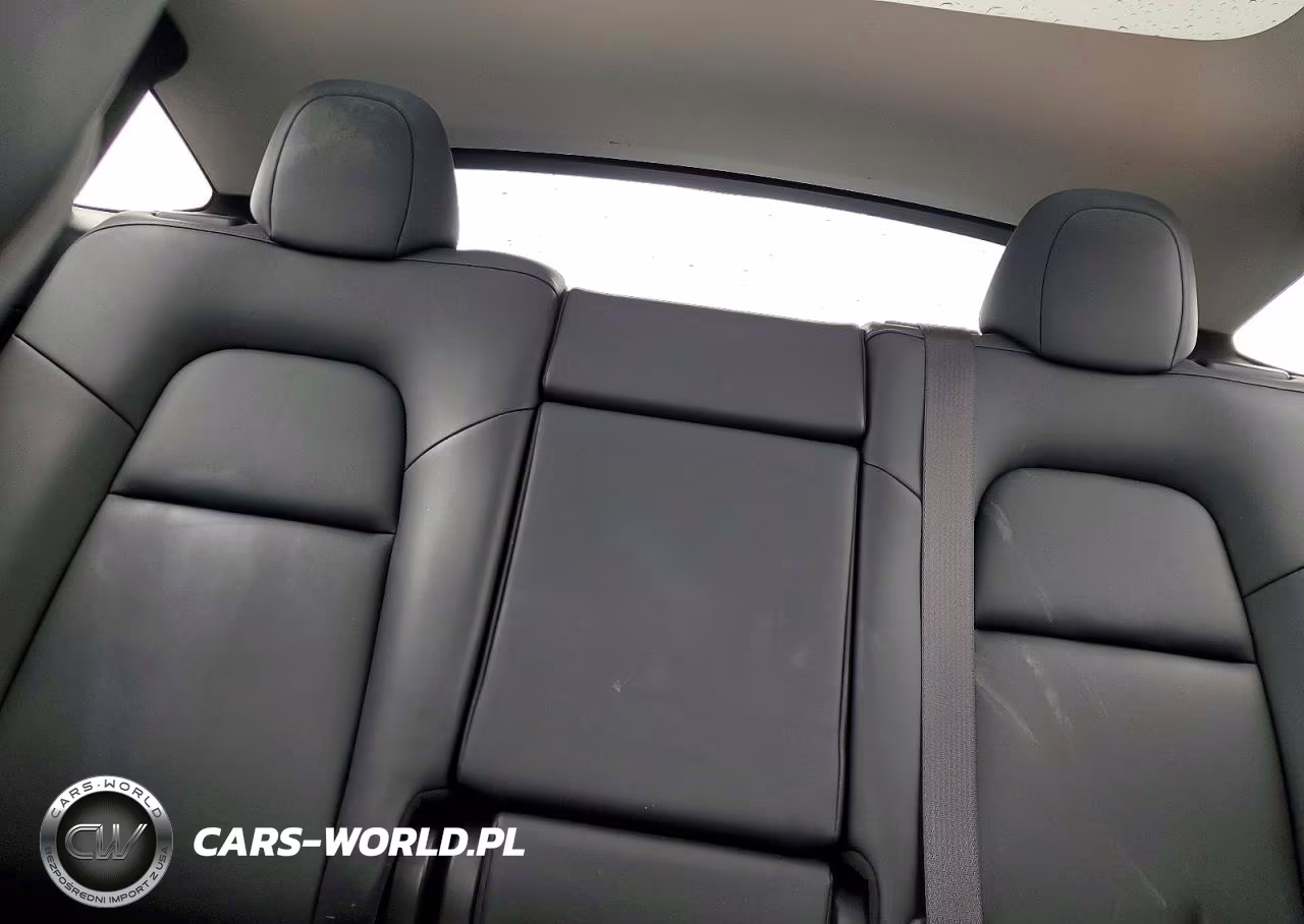 2021 Tesla Model Y VIN:5YJYGDEE1MF183331 - 10