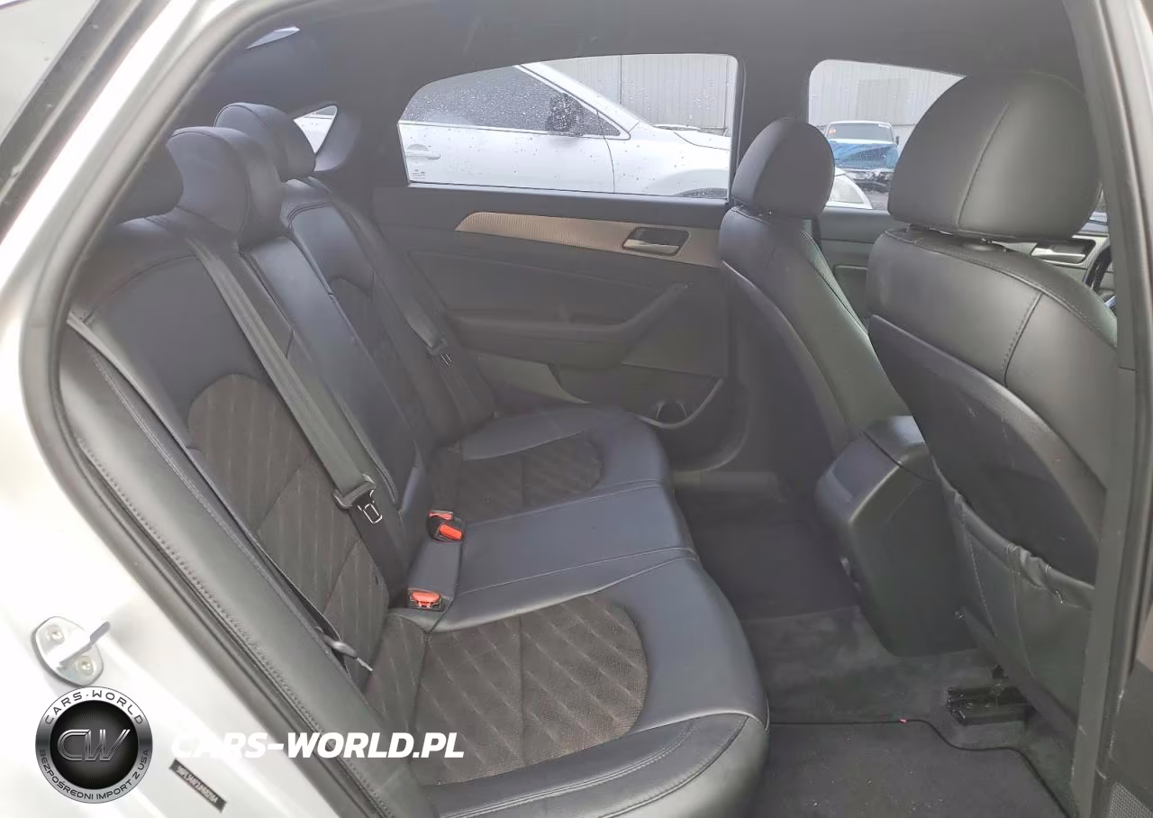 2018 Hyundai Sonata Sport VIN:5NPE34AF2JH682164 - 10