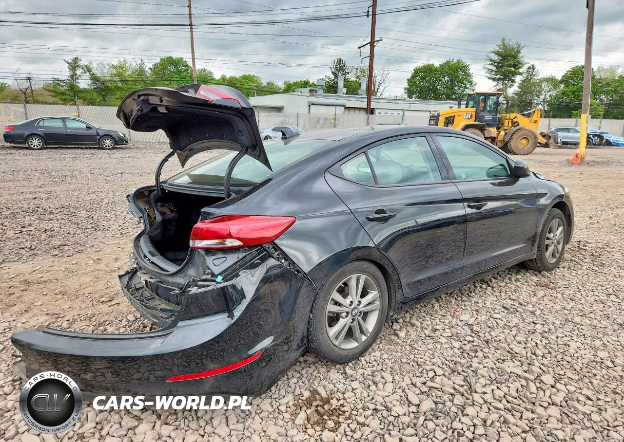 2018 Hyundai Elantra Sel VIN:5NPD84LF1JH395229 - 3