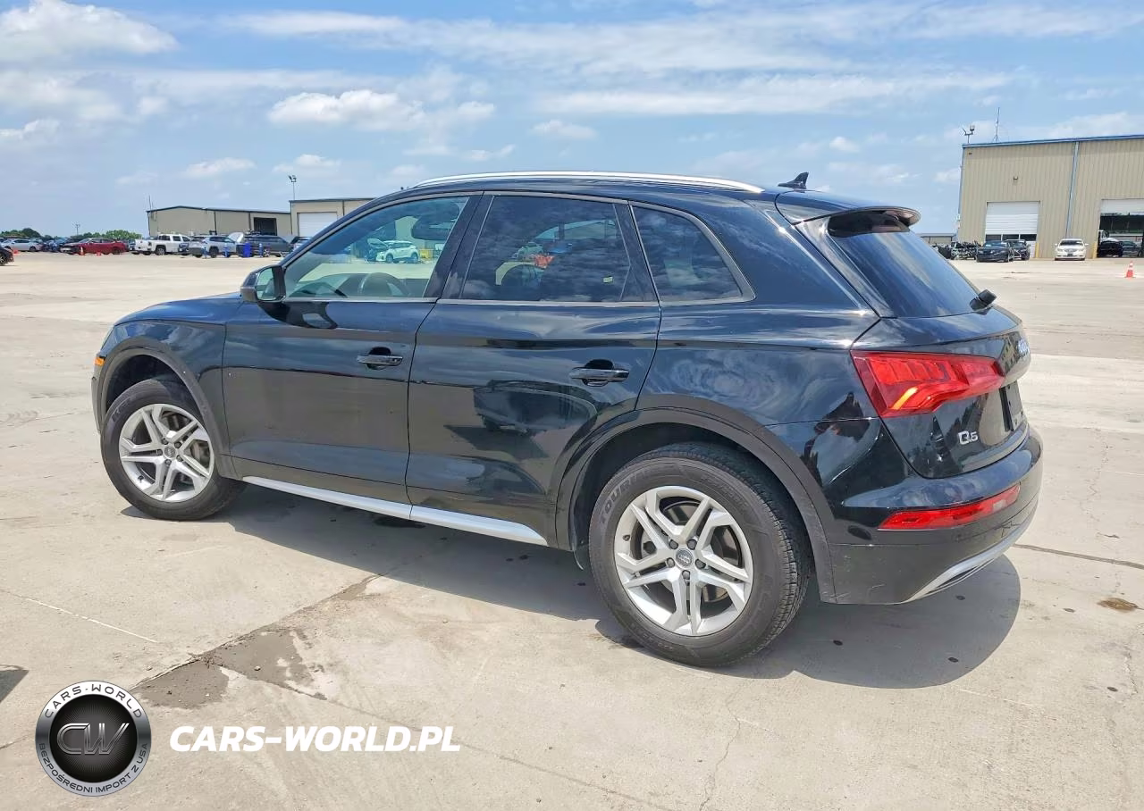 2018 Audi Q5 Premium VIN:WA1ANAFY0J2119630 - 2
