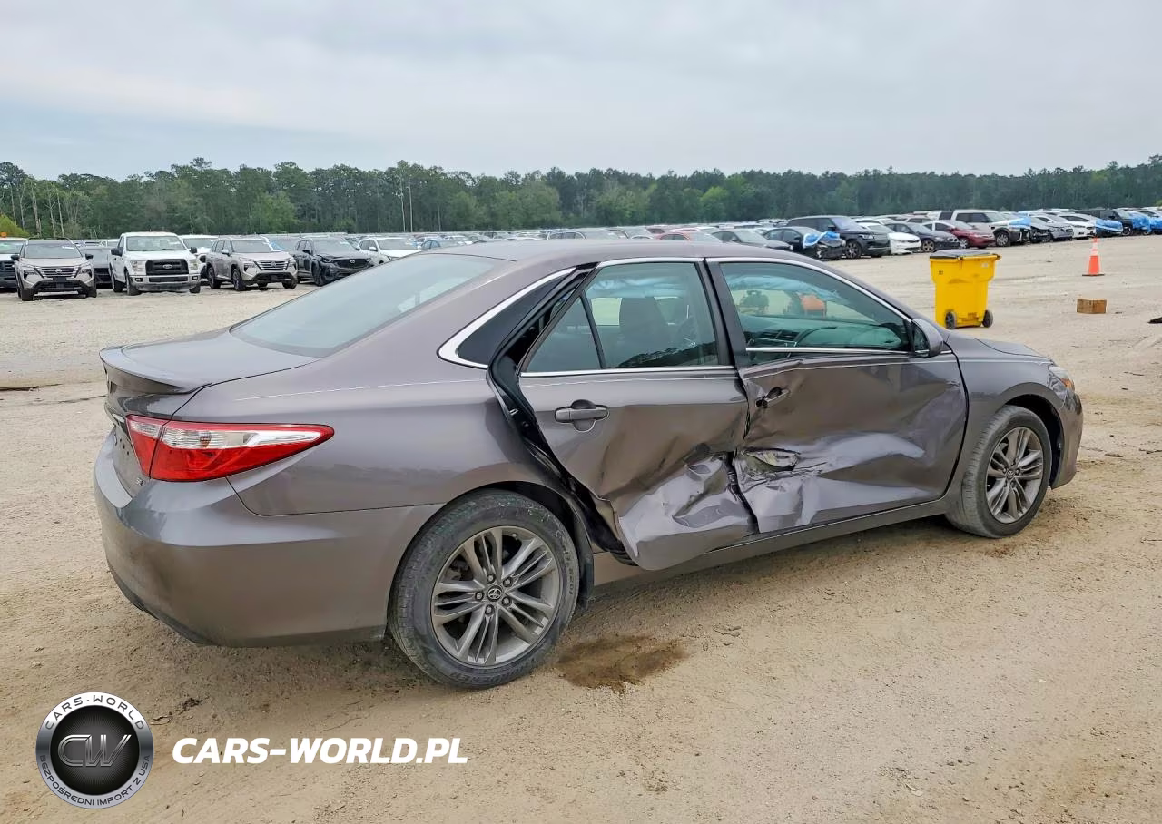 2017 Toyota Camry Se VIN:4T1BF1FKXHU640772 - 3